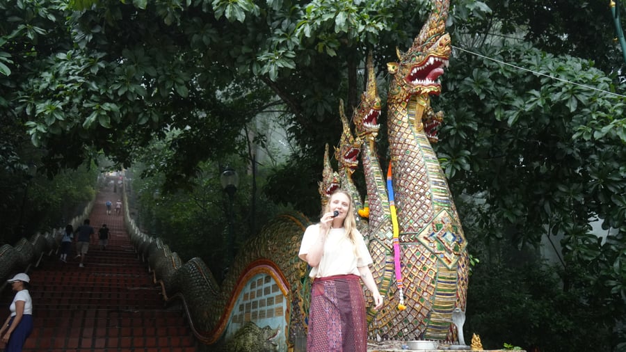 Experience statues and temples in Asia