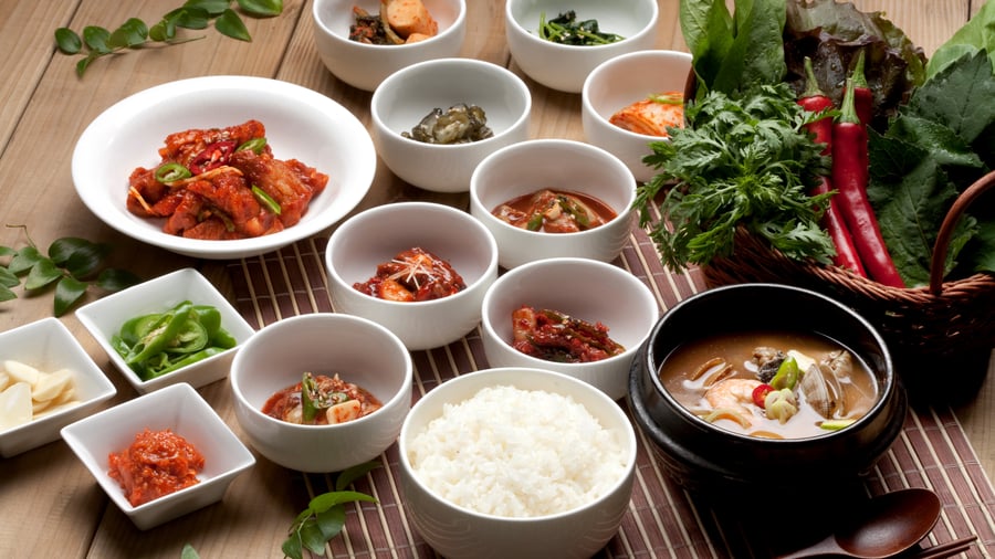 Smaka maten - från rykande soppor till syrlig kimchi