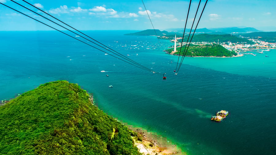 Phu Quoc-kabelbane med svævende udsigt over havet