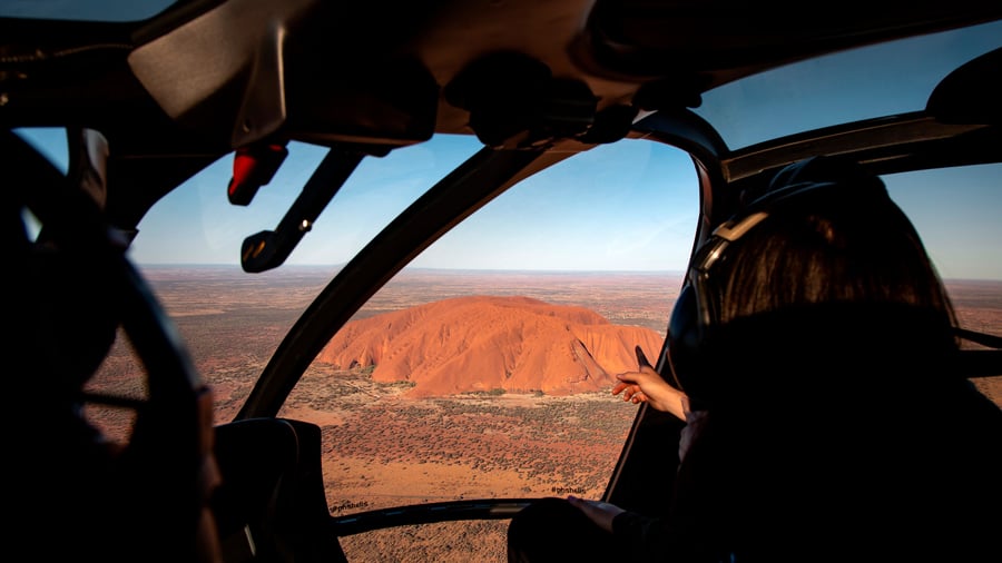 Flyv i helikopter over Uluru (Ayers Rock)