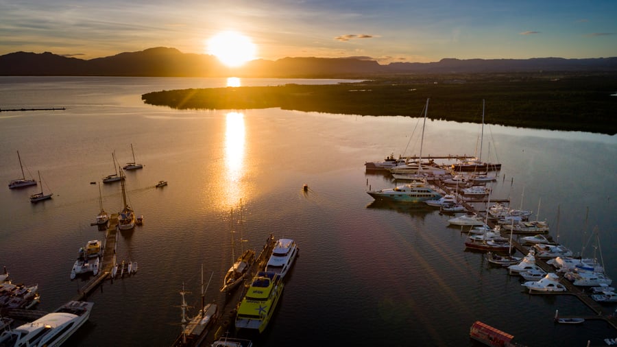 Avresa från Denarau Marina mot Matamanoa Island