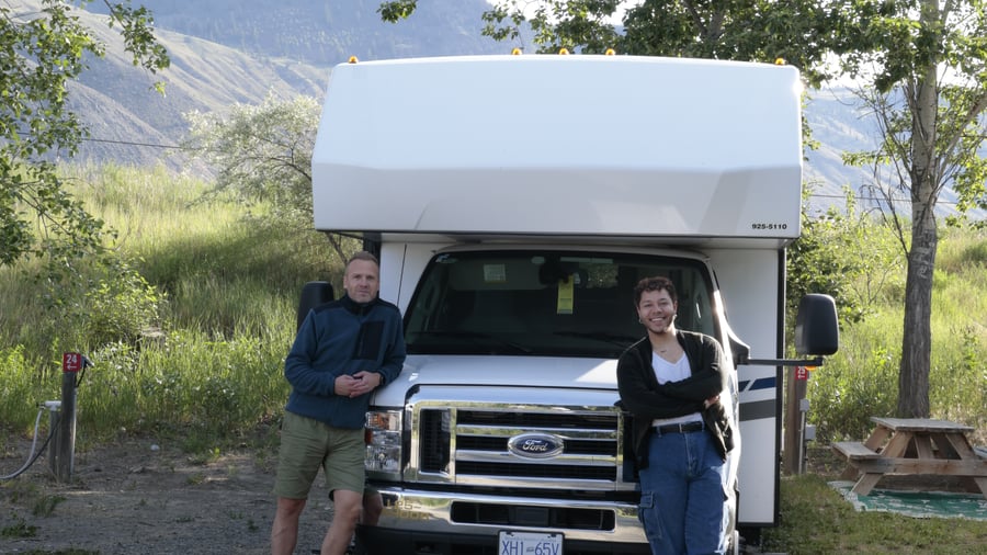 Two people with a campervan in Kamloops