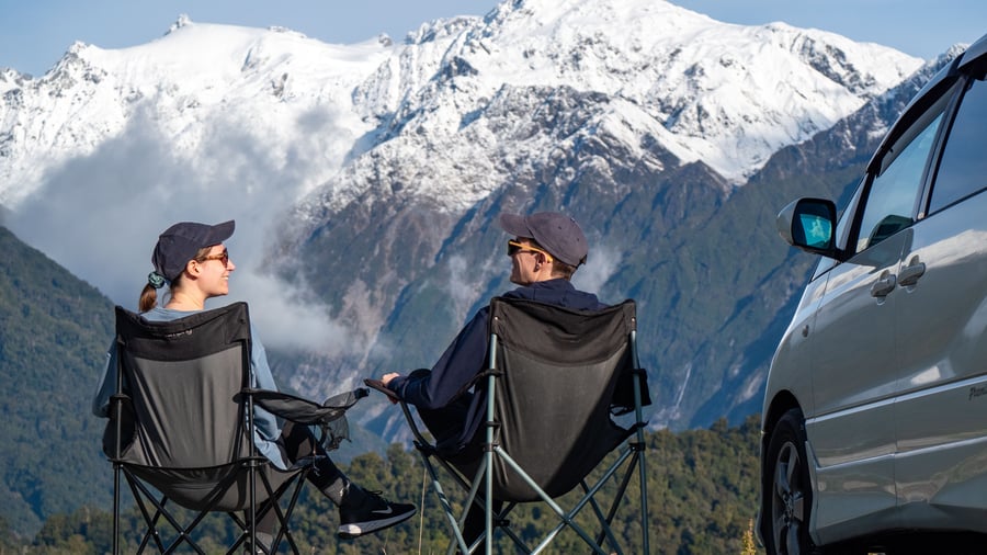 dinks enjoying view in new zealand