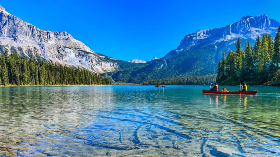 Kano på Emerald Lake