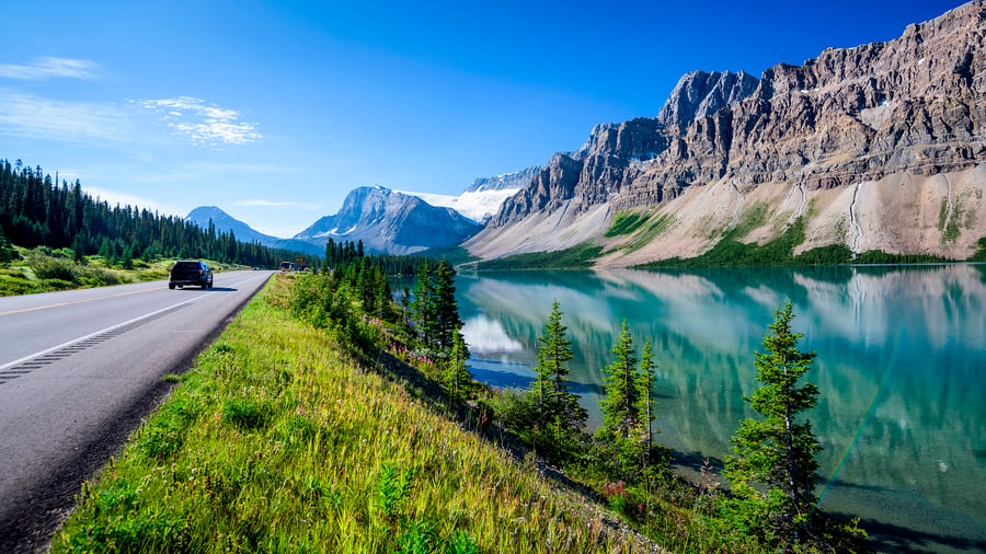 Bow Lake längs Icefields Parkway