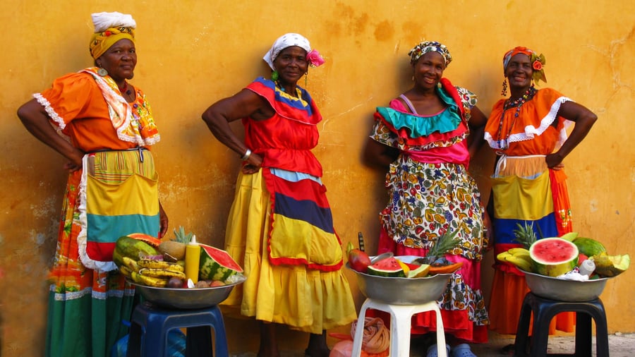 Palenqueras selling fruit in Cartagena