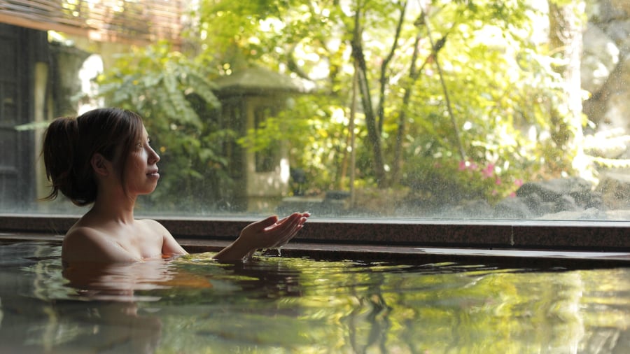Slap af i de varme onsenbade