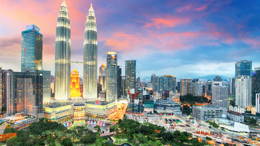 Petronas Twin Towers står flot over Kuala Lumpur