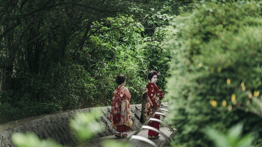 Traditionelle japanske kvinder i Kyoto