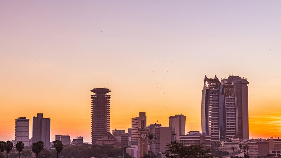 Første nat blandt Nairobis skyline