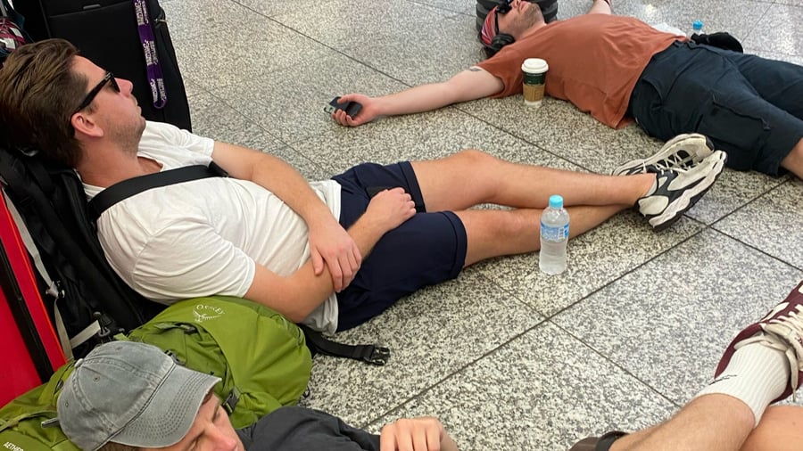 Airport hangs