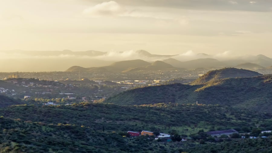 Windhoek omringd door de Ausbergen