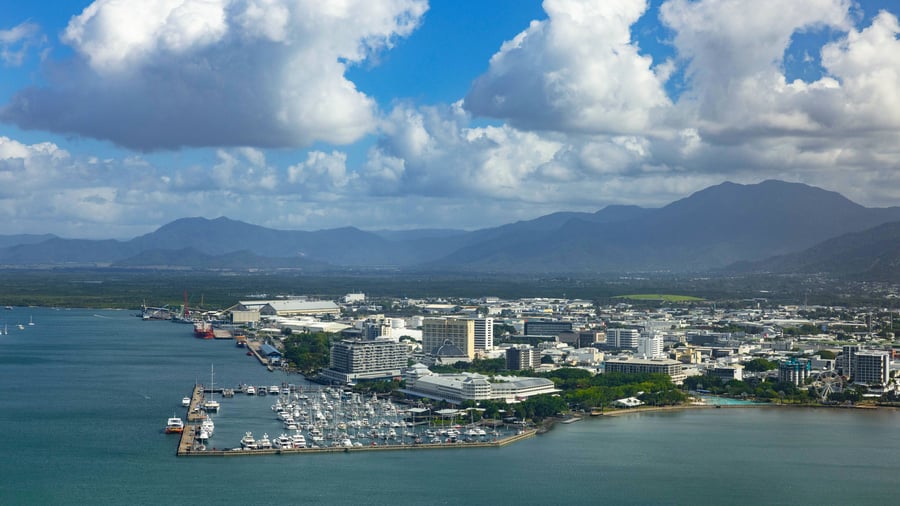 Utsikt over Cairns fra flyet