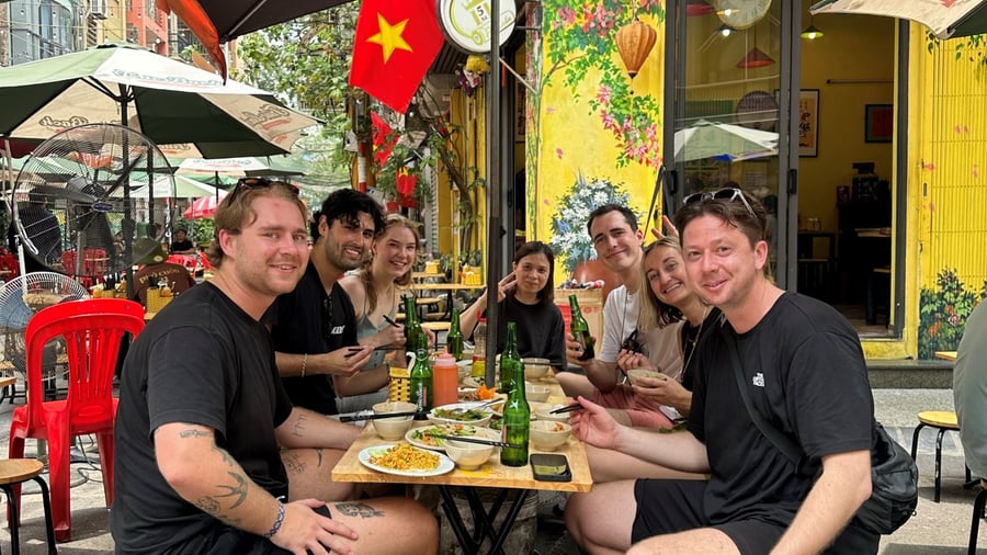 Taste your way trough Vietnam's street food scene.
