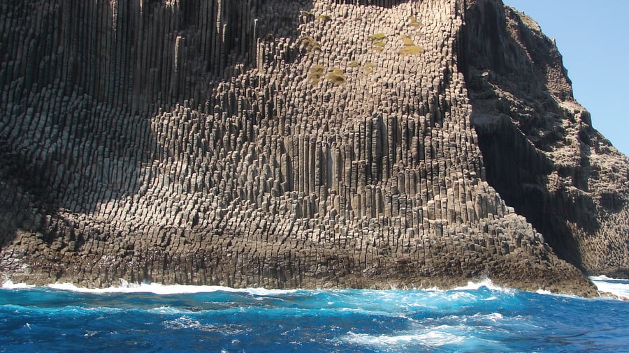 Vand og klipper ved La Gomera