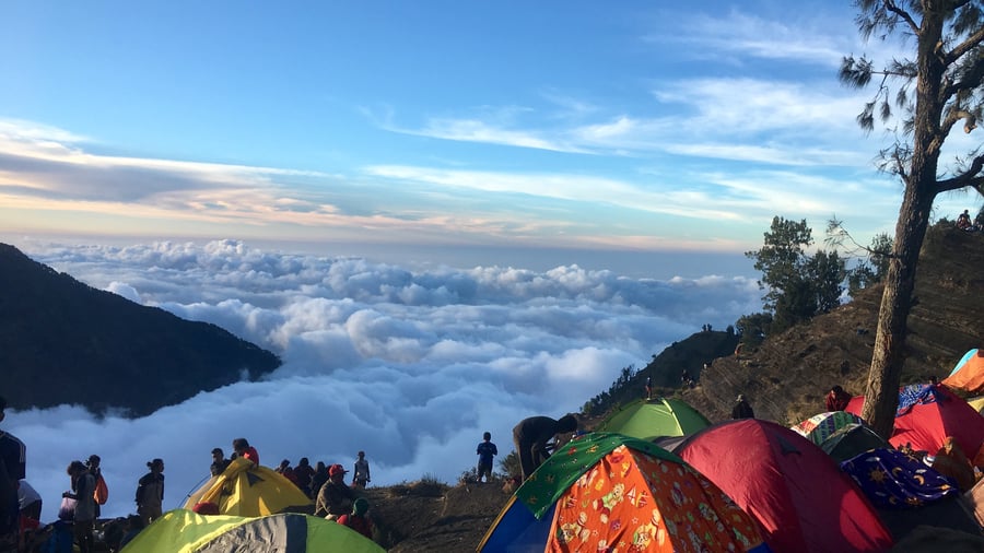 Beklim de top van Mount Rinjani