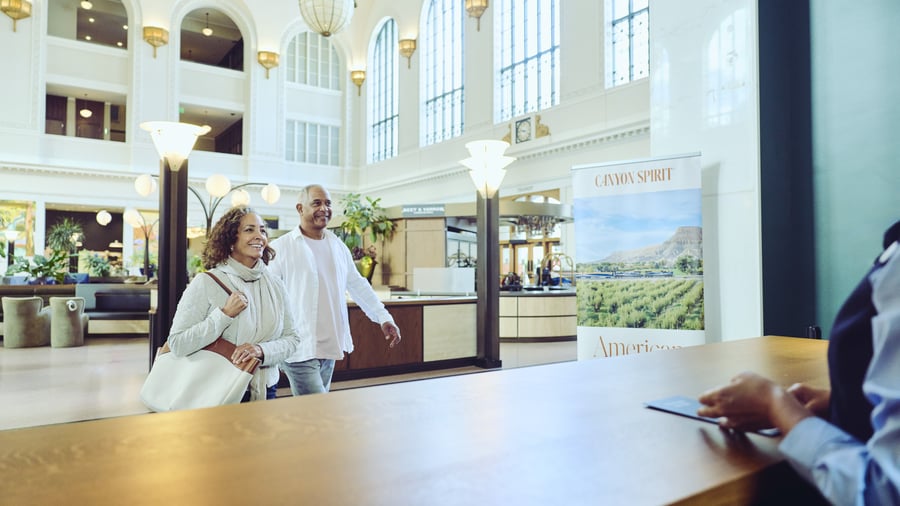 Check in til toget på Union Station i Denver