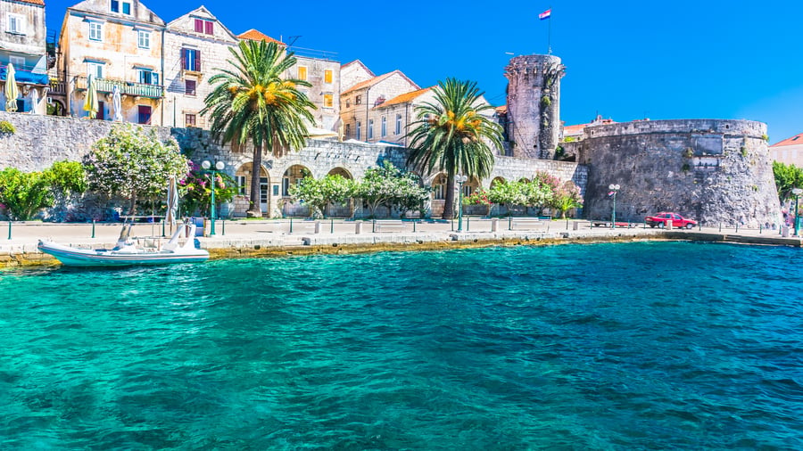 Korčula byder på historie og kystidyl