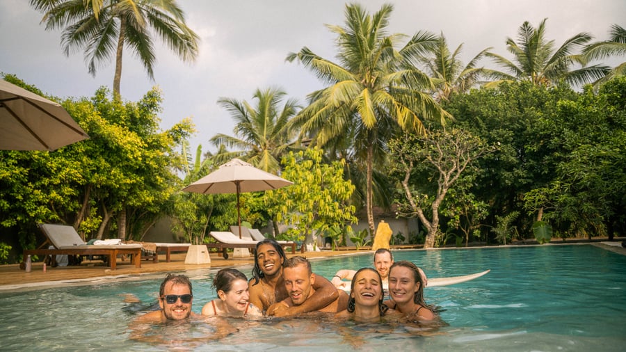 Surfcamp är lika delar surf som ett kul häng!