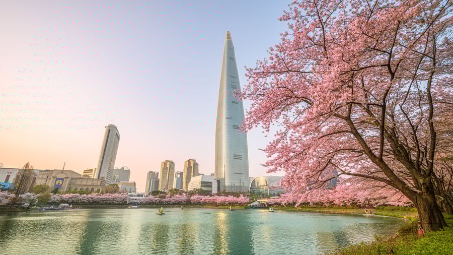Seoul med den høje og ikoniske Lotte World-bygning