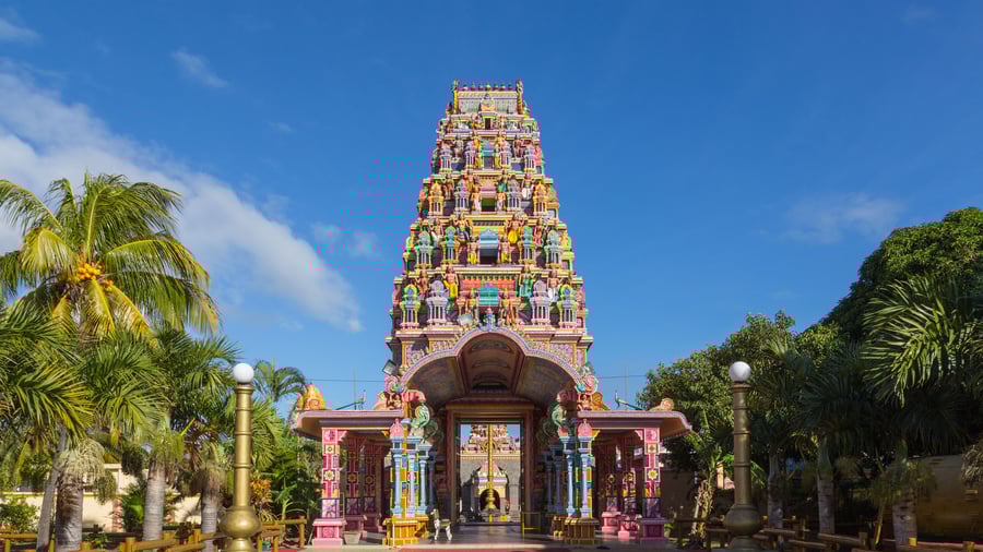 Besøg kulturelle seværdigheder som Kalaison Temple