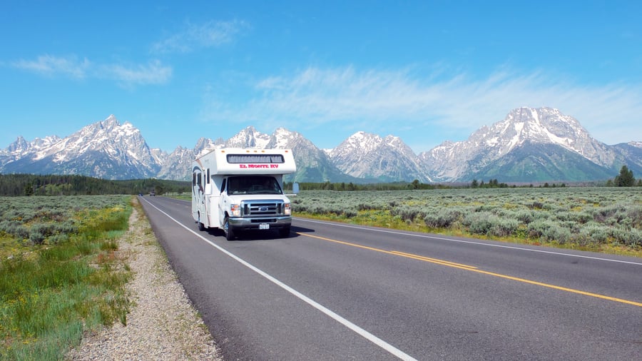 Kör med husbil i Tetons National Park, USA