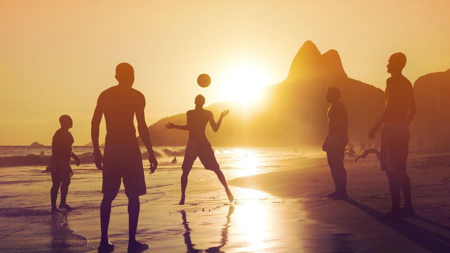 Boldspil på strand i Rio de Janeiro