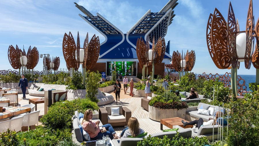 Njut av dagarna till havs och koppla av i Rooftop Garden