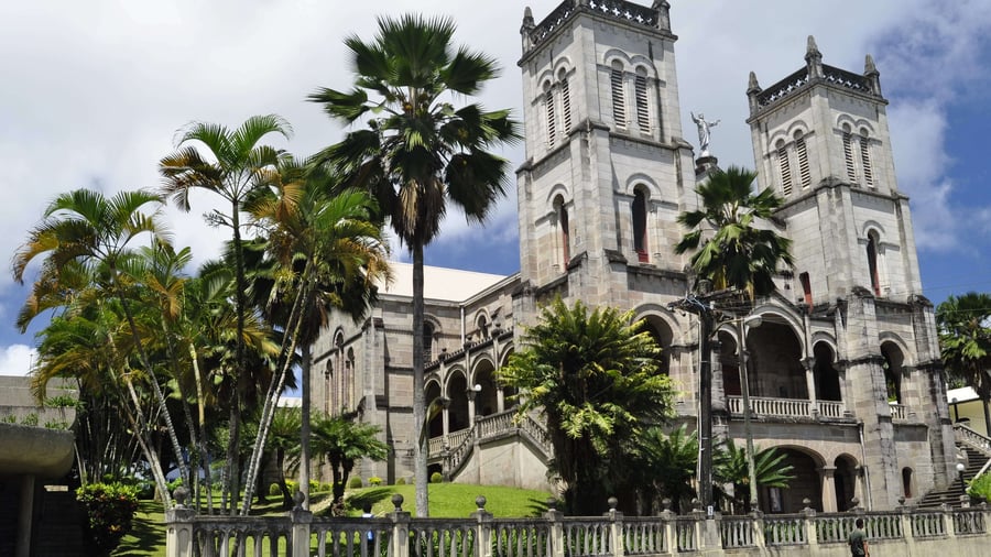 Katedral i hovedstaden Suva på Viti Levu