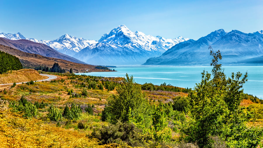 Njut av Lake Pukaki med Mt. Cook i bakgrunden