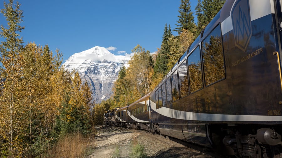 Toget på vej gennem Mt. Robson Provincial Park