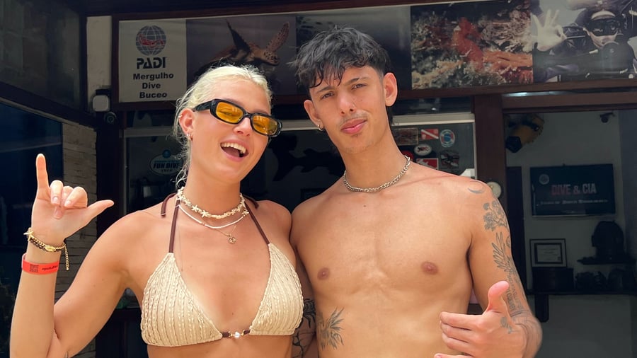 Make new friends on a group trip