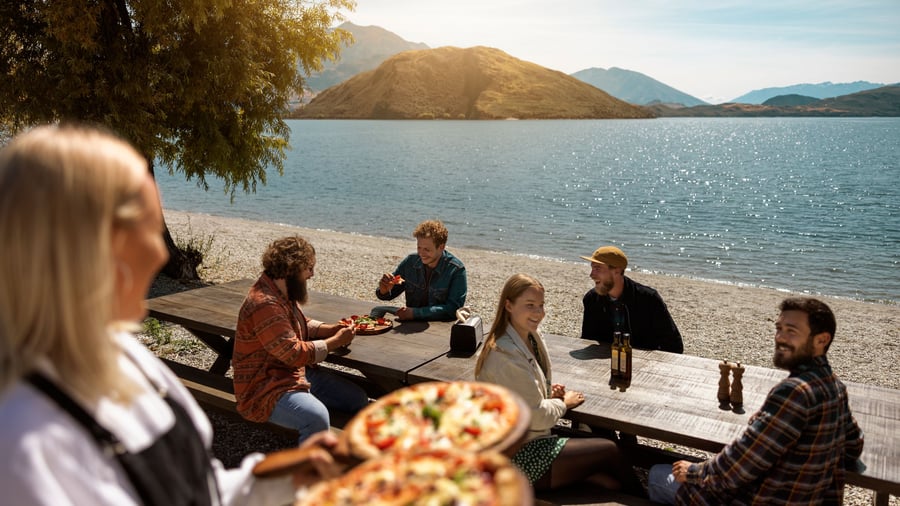 Lunch vid stranden runt Lake Wanaka
