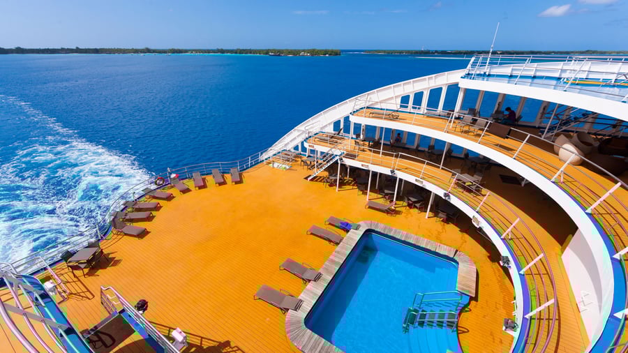 Pool-dækket på Aranui 5