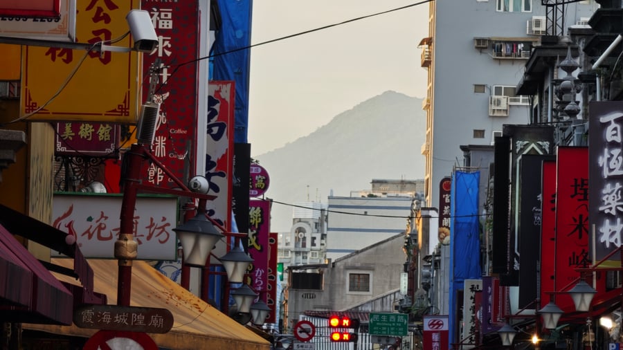  Busy street in downtown Taipei