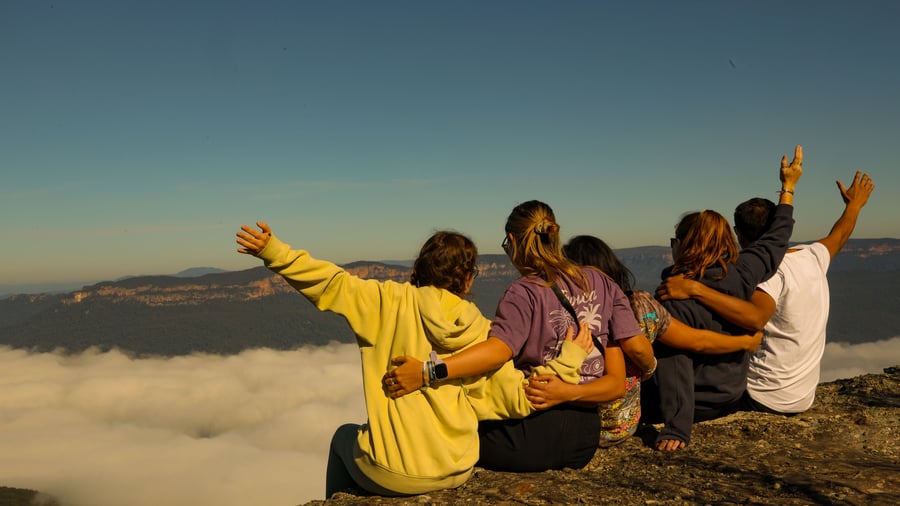 Groep geniet van de natuur in Australië