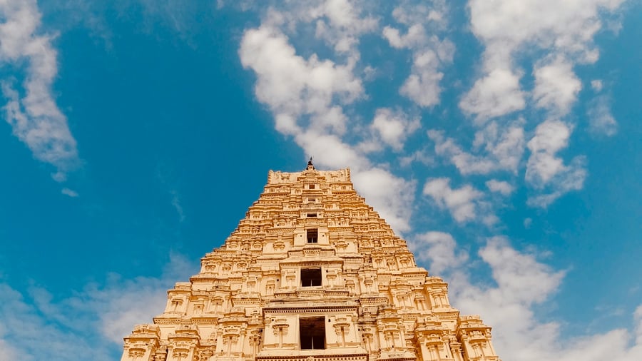 Ontdek eeuwenoude ruïnes in Hampi