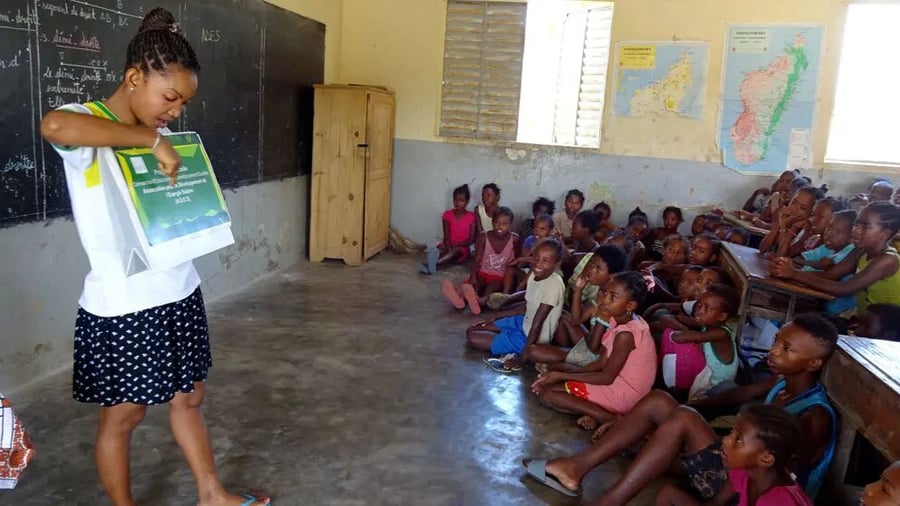 Undervisning av skolelever på Madagaskar