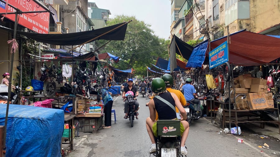 Motorcycle tour of Hanoi