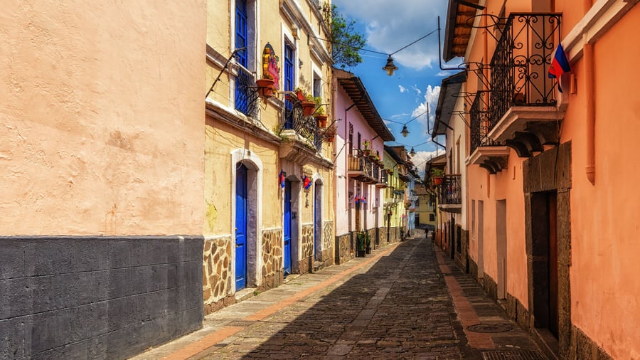 Hyggelige gader i det historiske centrum af Quito