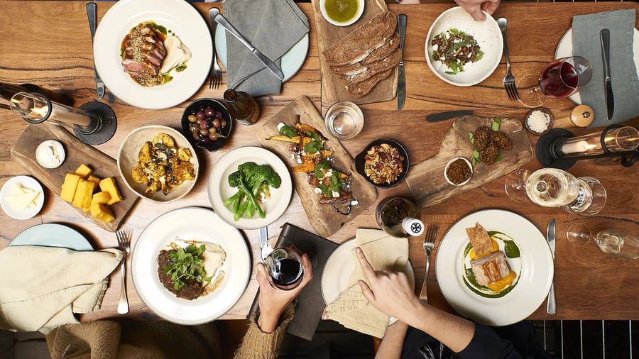 Middag på Paperbark Camp