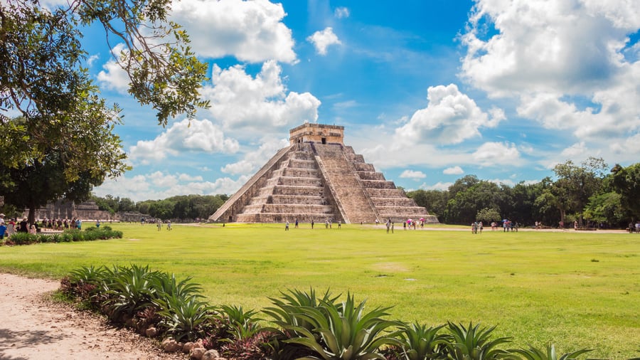 Den ikoniska mayapyramiden i Chichén Itzá
