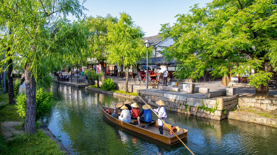 Hyggelig stemning på Kurashiki River