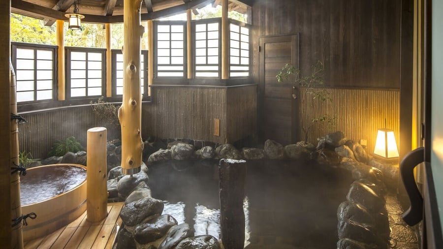 Slap af i de varme onsenbade