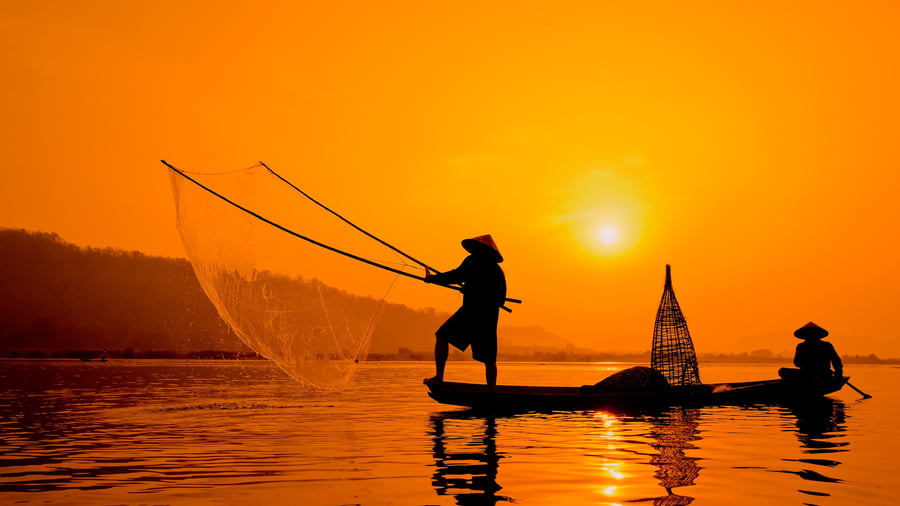 Besøg lokale landsbyer og fiskere en tidlig morgen