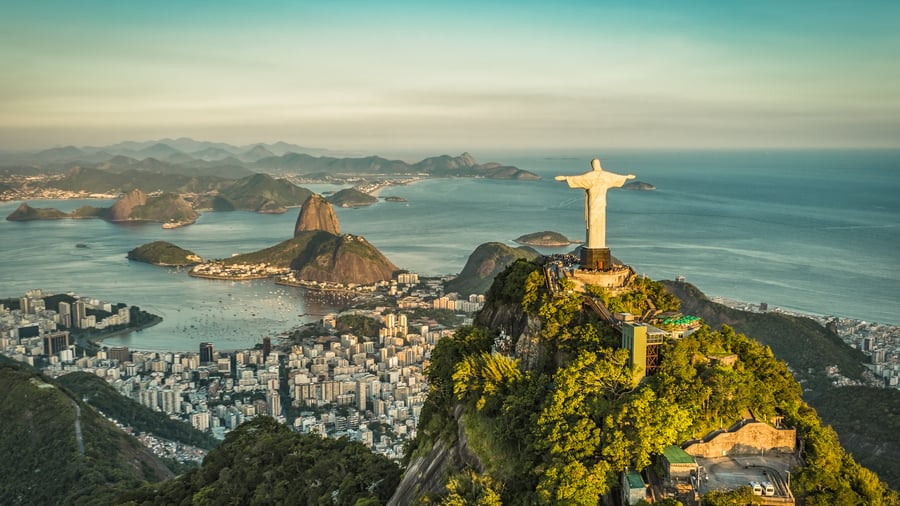 The iconic Christ the Redeemer statue