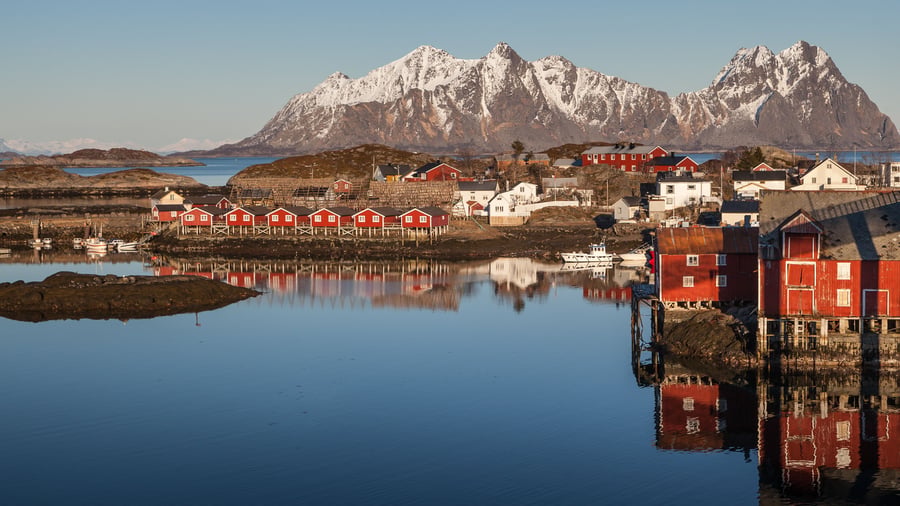 Svolvær er Lofotens største by