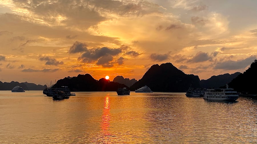 Sunset at Ha Long Bay