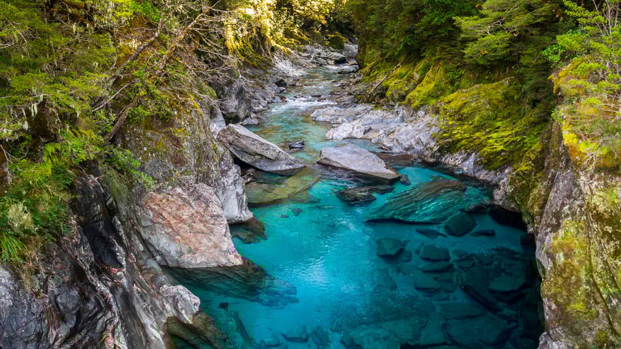 Blue Pools Track med krystalklart gletsjervand