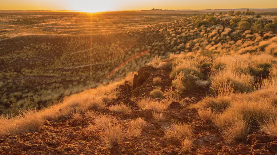 Solopgang i outbacken nær Port Hedland